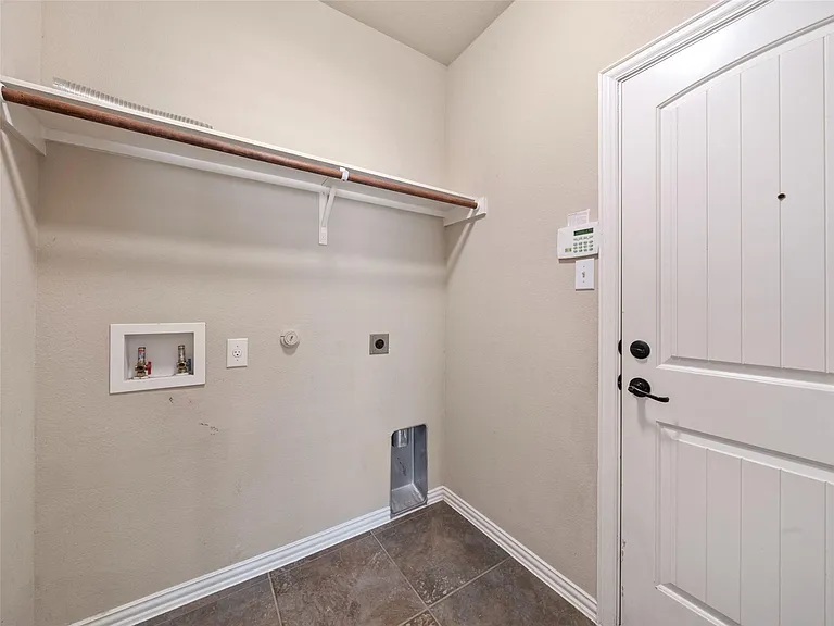1905 Meandering Meadows Dr — Photo 8