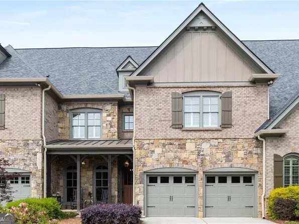 320 Wisteria Cir, Roswell, GA 30076