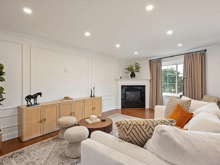242 Maple Ave #308 — Photo 7