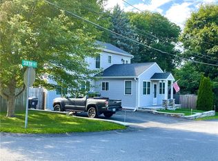 8 6th St, Warren, RI 02885