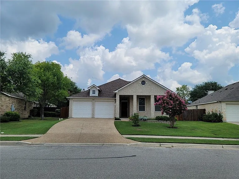 208 Hummingbird Ln — Photo 22