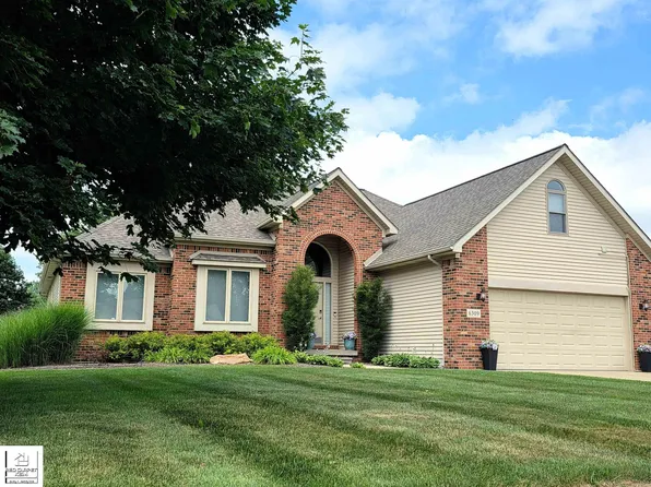6309 Burningtree Dr, Burton, MI 48509