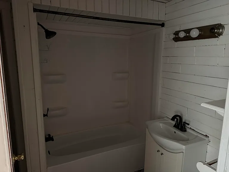 810 Milton Ave — Photo 13