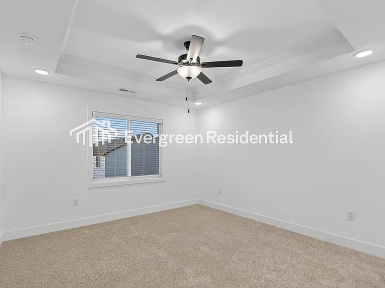 8229 N Berkley Ave — Photo 9