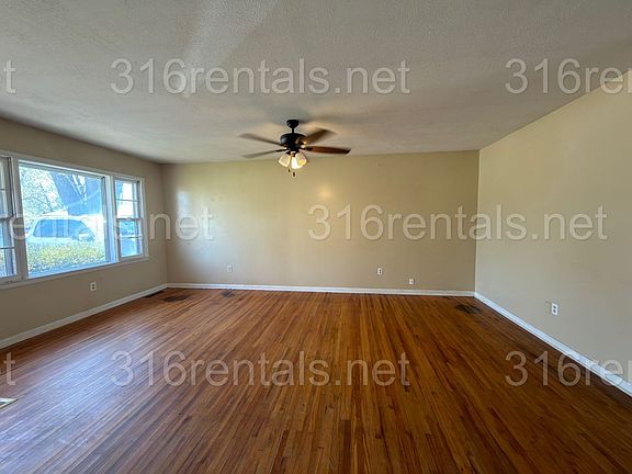 3rd image of 520 Linda Ln
