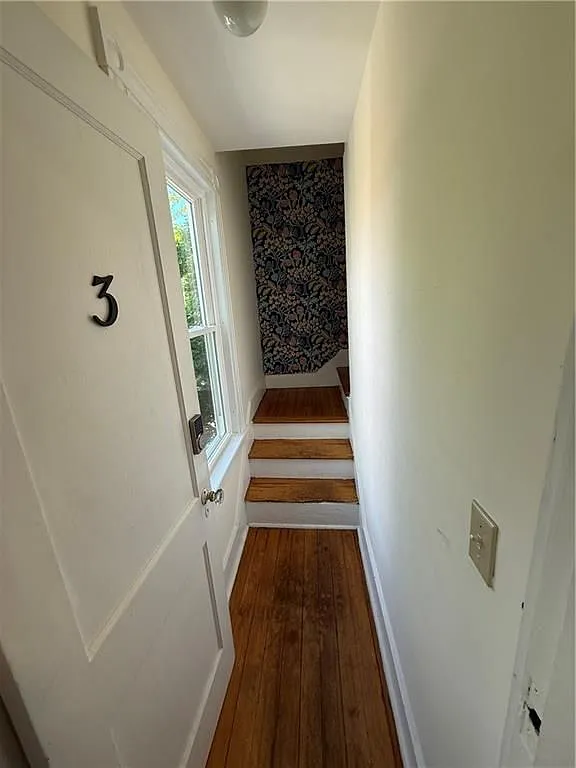 1 bed, 1.0 bath, 504 sqft, $1,950 — Photo 3