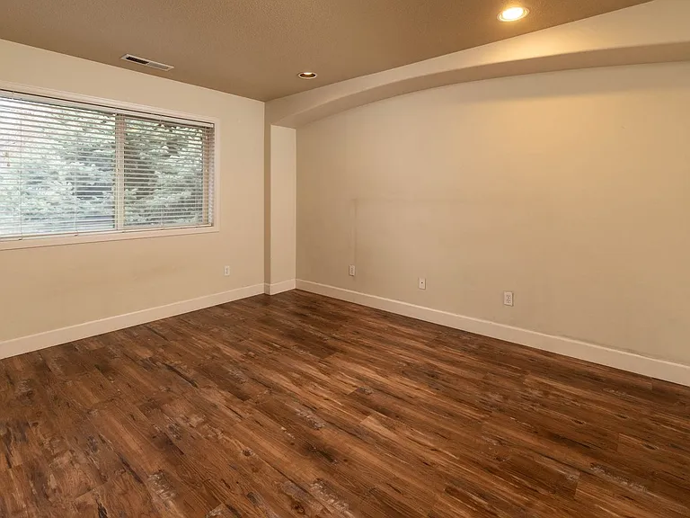20285 Schaeffer Dr — Photo 16