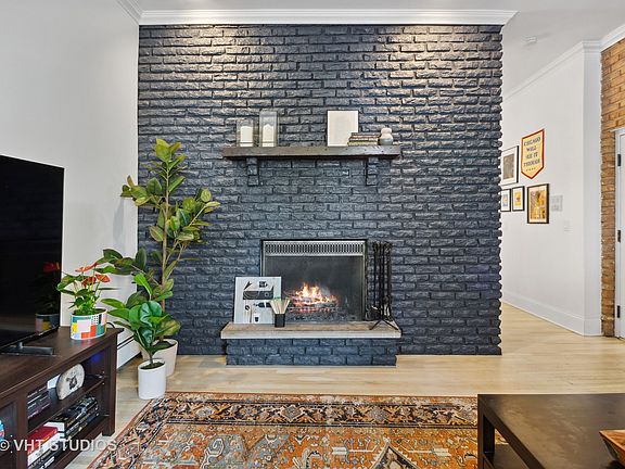 4th image of 811 W Oakdale Ave APT 1
