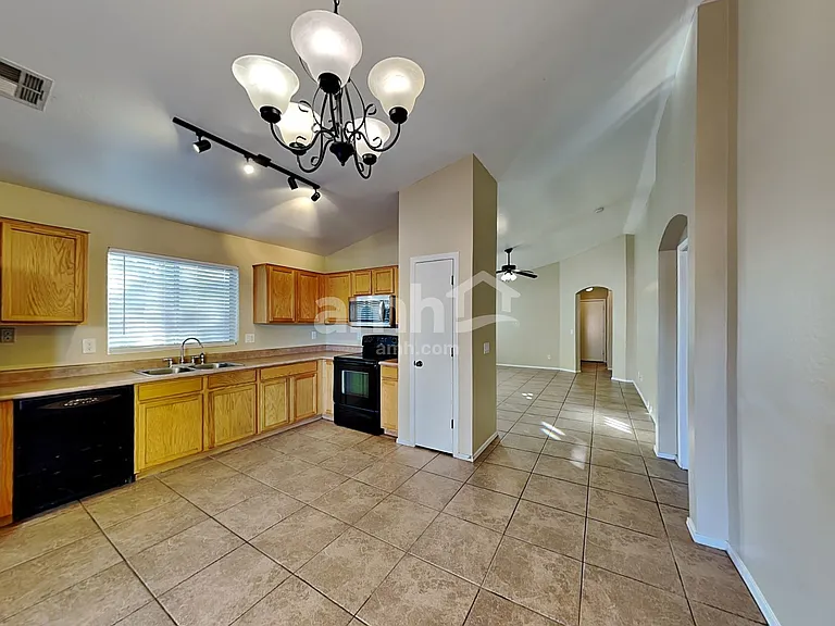23916 W Antelope Trl — Photo 3