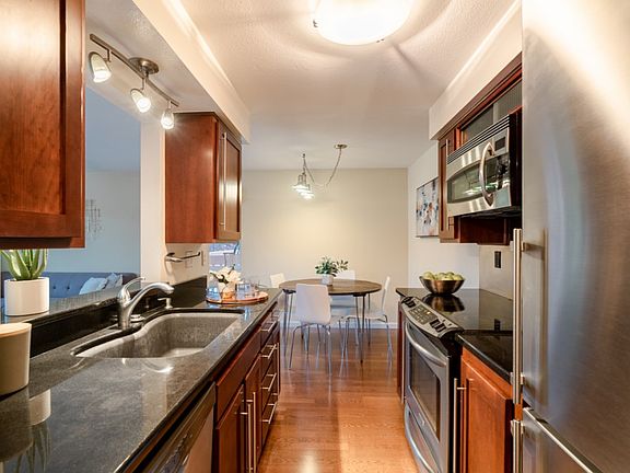 5th image of 17302 NE 45th St APT 106