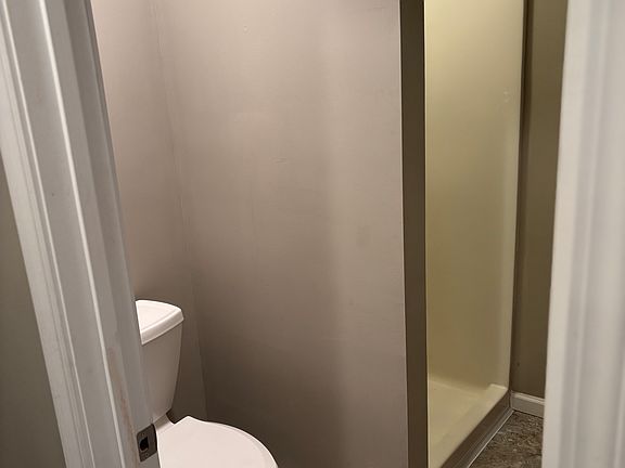 5th image of 217 Wildrose Ln APT A