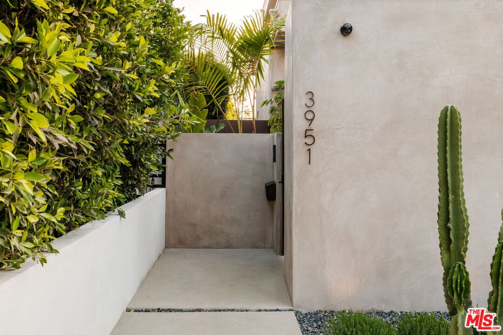 3951 Marcasel Ave, Los Angeles, CA - View 4