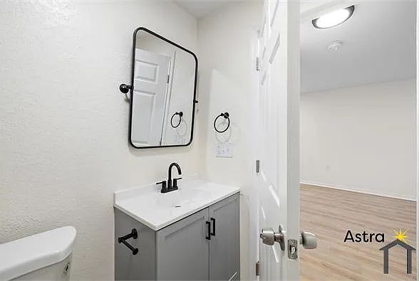 966 22nd Ave S #101 — Photo 6