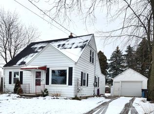 119 N 11th St, Oostburg, WI 53070