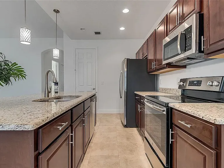 1856 Red Oak Ter — Photo 9