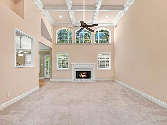 4th image of 502 Scenic Oak Dr
