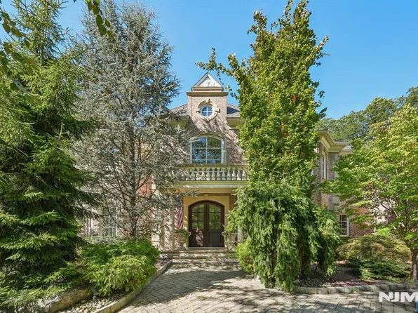 743 Peach Tree Lane, Franklin Lakes, NJ 07417