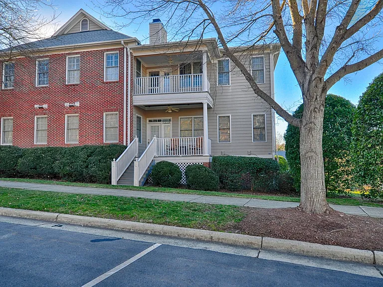 600 Copperline Dr #207 — Photo 1