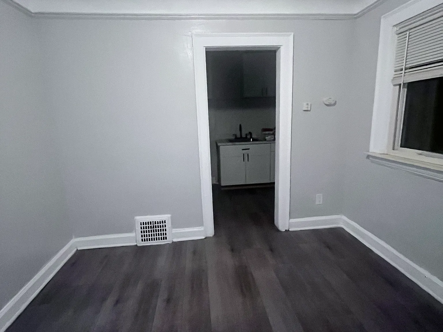 2 bed, 950 sqft, $1,200 — Photo 2