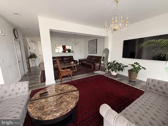 5th image of 6846 Witton Cir