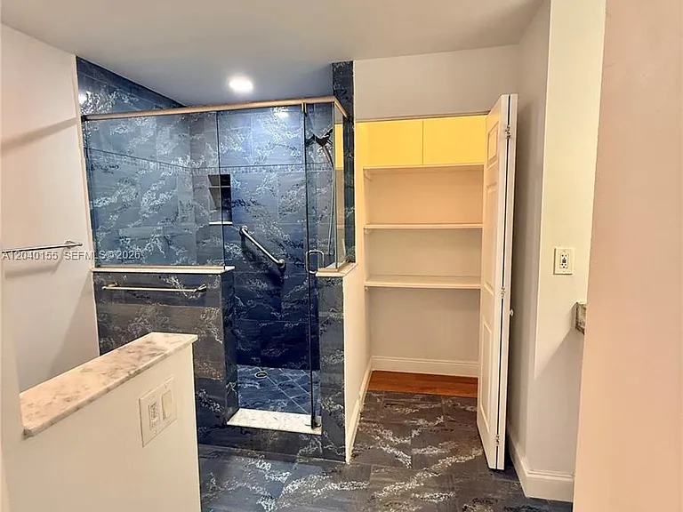 9717 N New River Canal Road 406 #406 — Photo 37