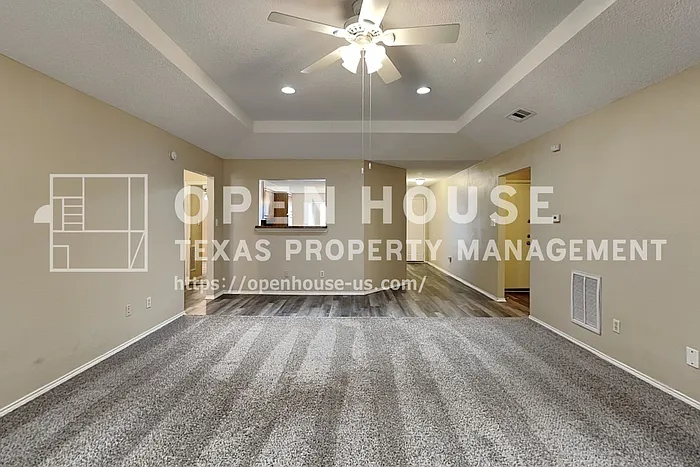 3 bed, 2.0 bath, 1641 sqft, $2,325 — Photo 4