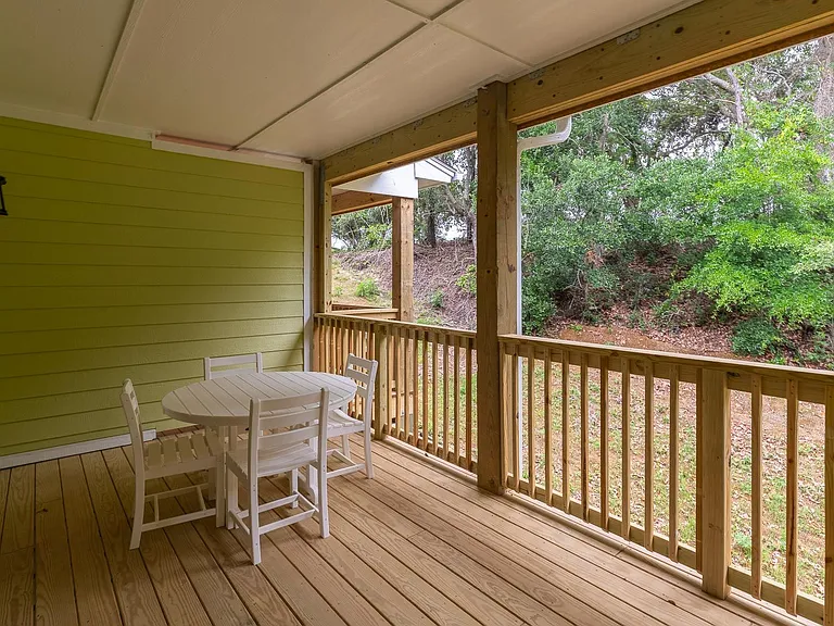 1115 Cambridge Rd — Photo 3
