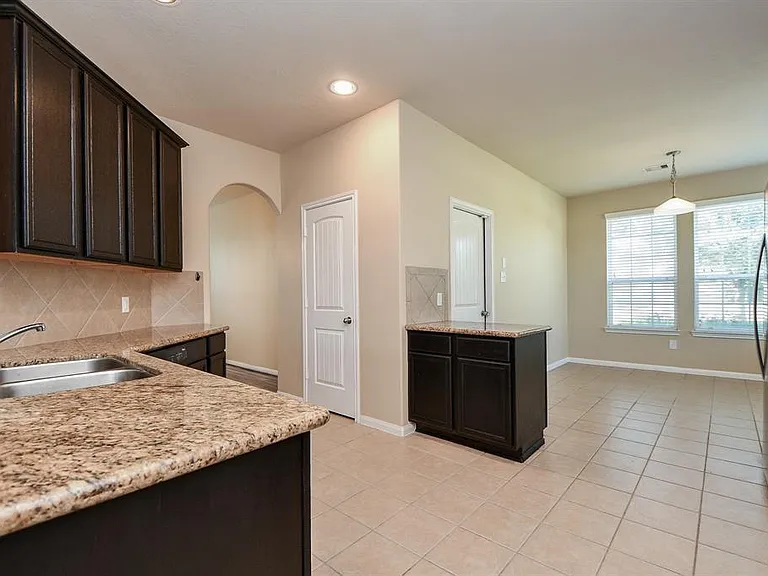 19311 Vermillion Ct — Photo 9