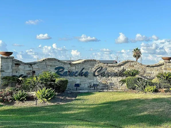 808 Pinata Dr, Crystal Beach, TX 77650