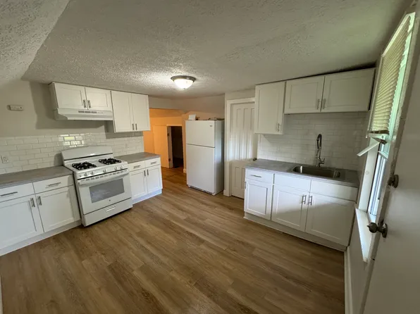 81 Sexton St, New Britain, CT 06051