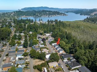 632 SE Reef Ave, Lincoln City, OR 97367