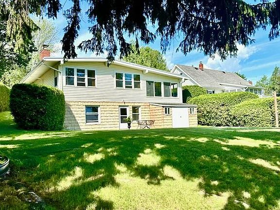 3rd image of 38 Gravelly Point Dr