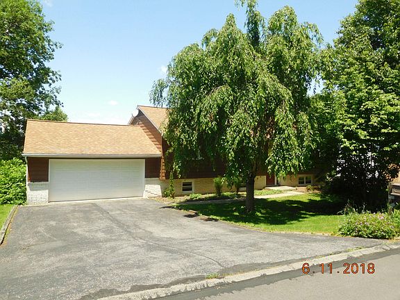 2nd image of 1412 Pine Crest Dr S