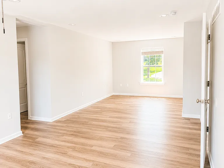 205 Carriage Walk Dr — Photo 19