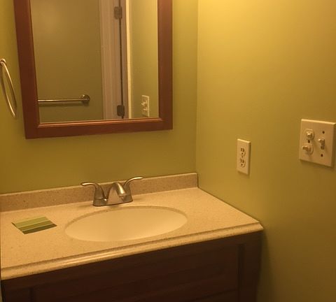4th image of 601 W 11th St APT 2