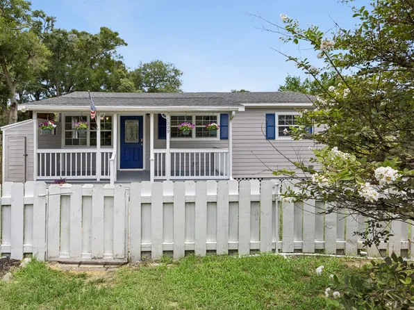 1009 Calhoun St, Fernandina Beach, FL 32034