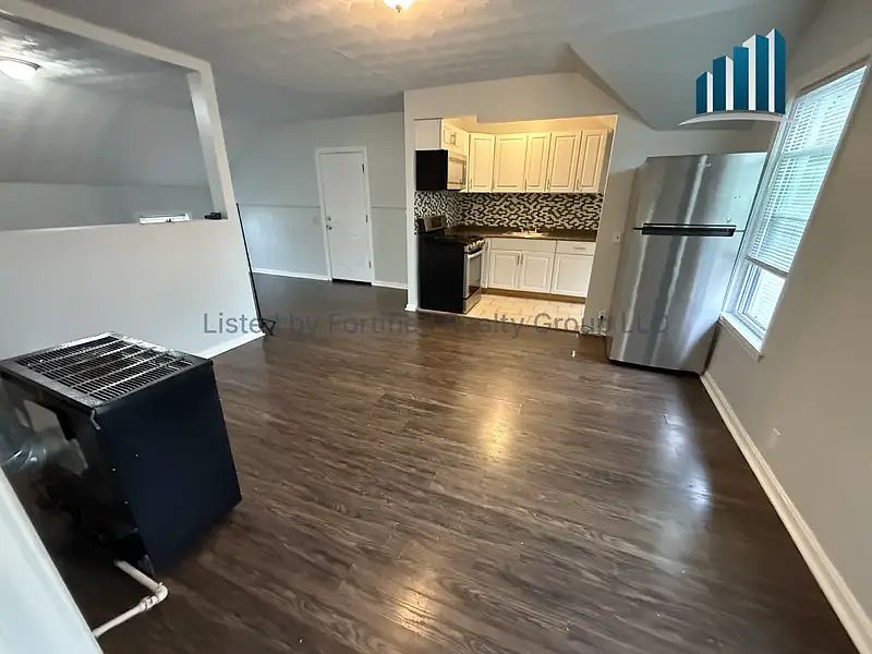 1st image of 34 Hood St Unit 3