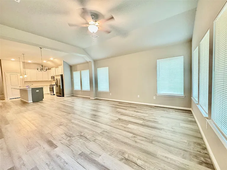 19232 Hazel Firs Ct — Photo 6
