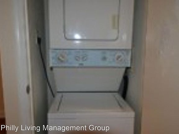 3rd image of 1136 Pine St #40