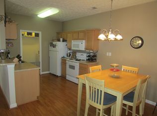 7315 Saint Andrews Woods Cir UNIT 107, Louisville, KY 40214