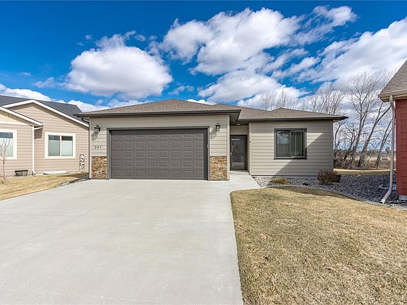 2nd image of 207 Boston Hill Rd