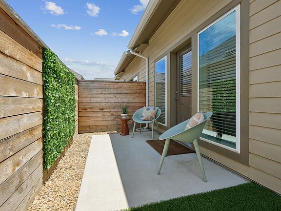 5th image of 2600 N Lake Forest Dr #943