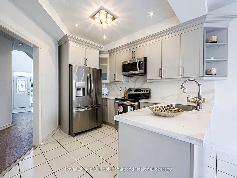 269 Treasure Rd E #UPPER — Photo 15
