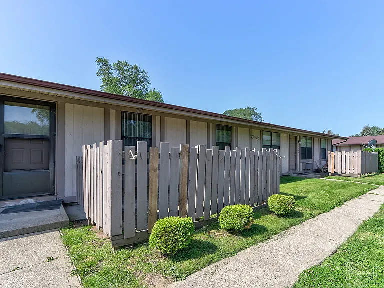 Newberry Woods Apartments — Photo 12