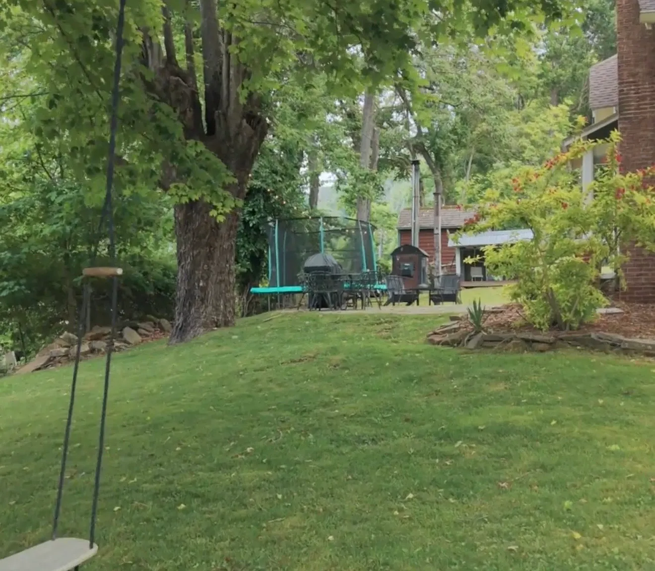 5 bed, 2903 sqft, $4,800 — Photo 2