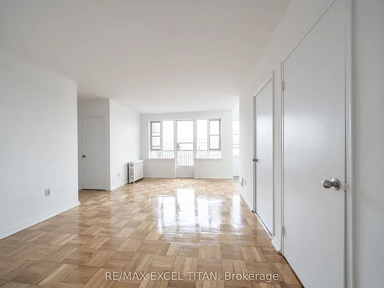 2507 Eglinton Ave W #106 — Photo 8
