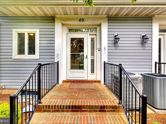 2nd image of 49 Henlopen Gdns #49
