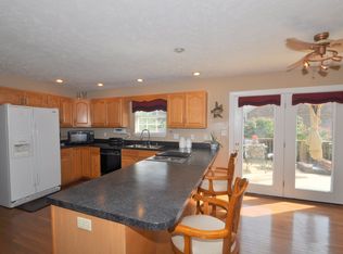 5704 Ree Dr, Louisville, KY 40216