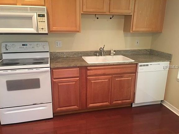 2nd image of 736 Vallance Way NE