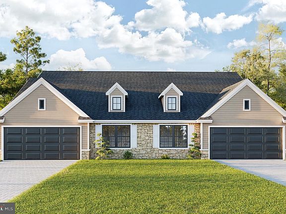2nd image of 121 Hillard Fld